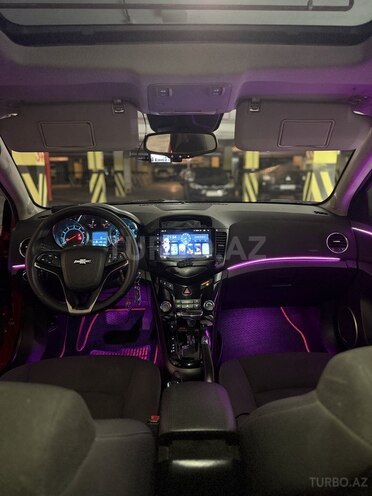 Chevrolet Cruze-12