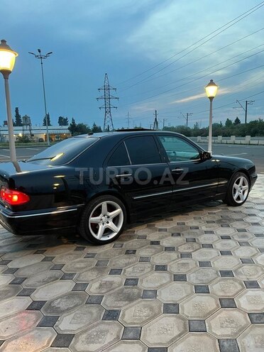 Mercedes E 240-4