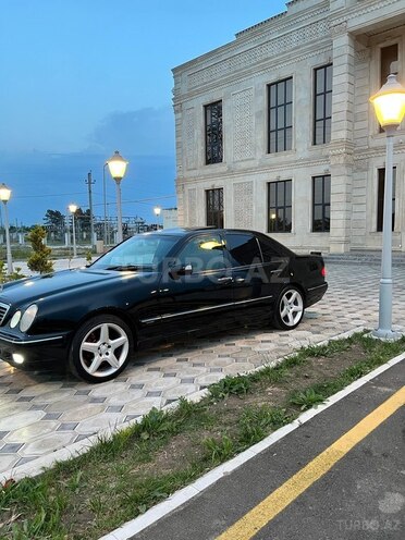 Mercedes E 240-5