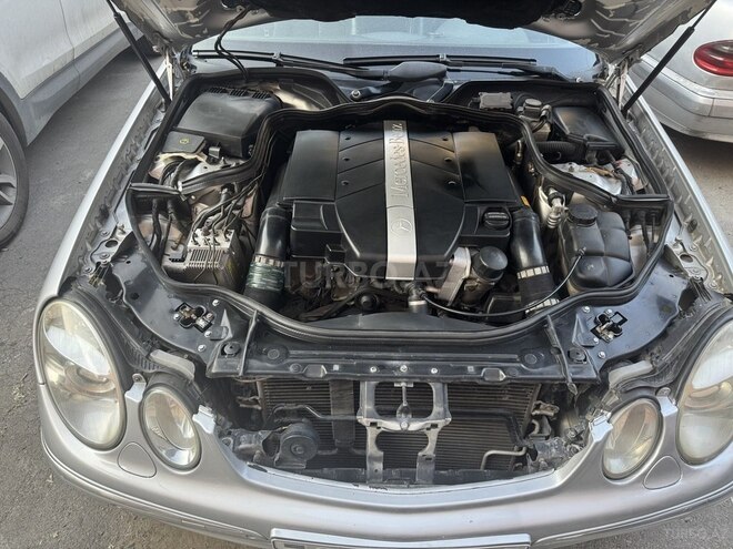 Mercedes E 240-2