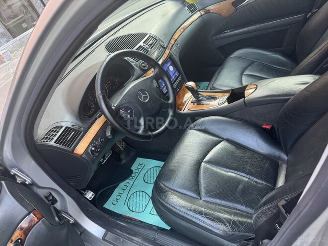 Mercedes E 240-5