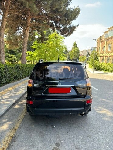 Mitsubishi Outlander-12