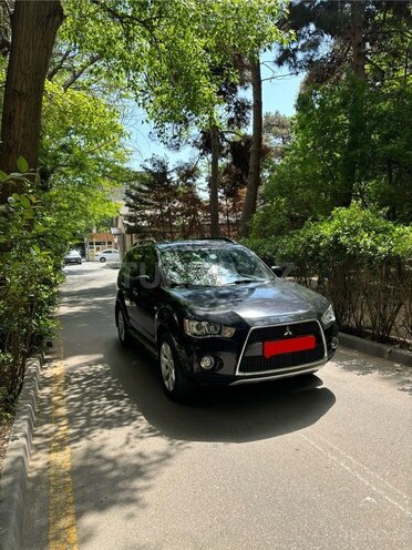 Mitsubishi Outlander-1