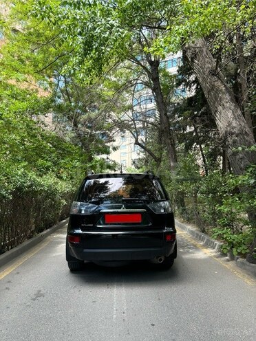 Mitsubishi Outlander-3