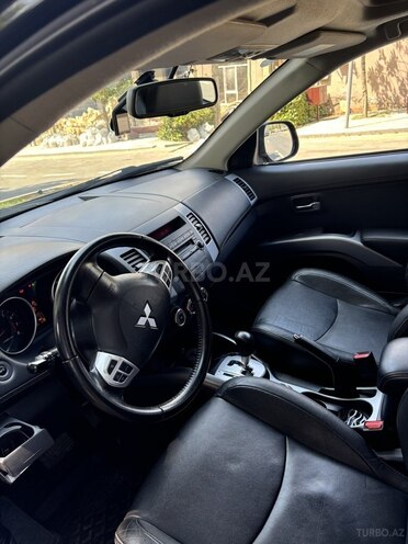 Mitsubishi Outlander-11