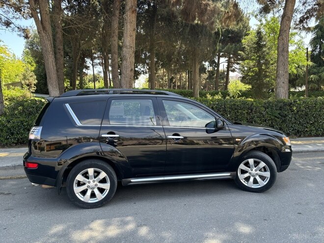 Mitsubishi Outlander-13