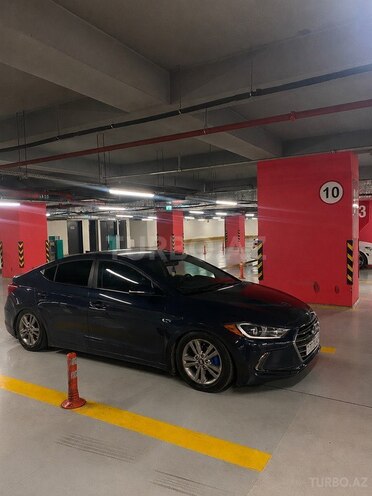 Hyundai Elantra-1