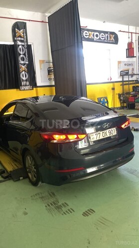 Hyundai Elantra-2