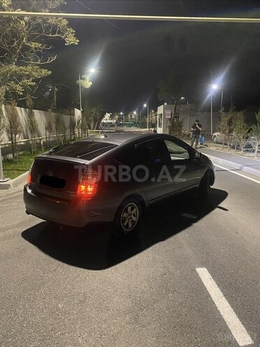 Toyota Prius-5