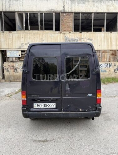 Ford Transit-5