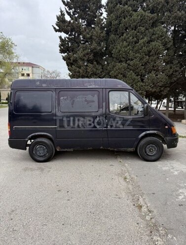 Ford Transit-2