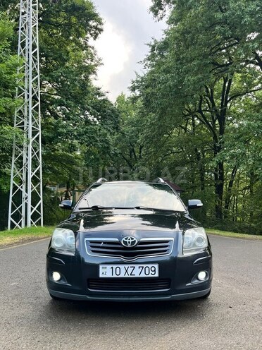 Toyota Avensis-1