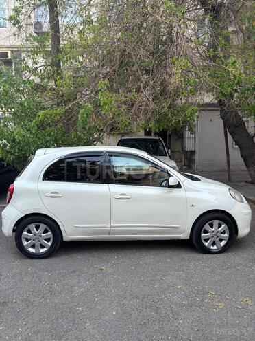 Nissan March-8