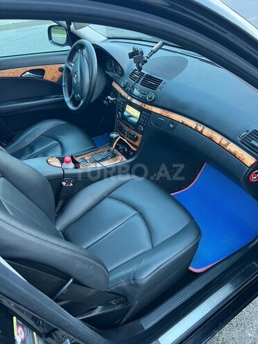 Mercedes E 220-10