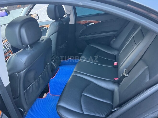 Mercedes E 220-13