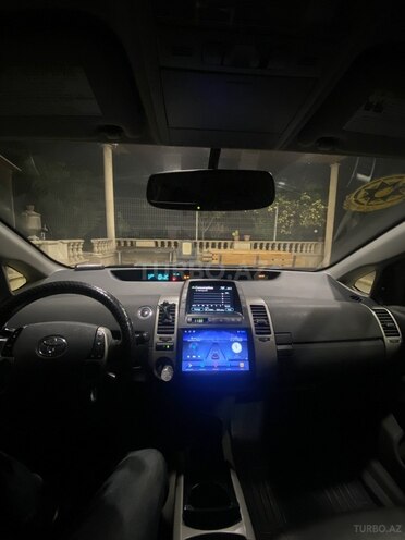 Toyota Prius-12