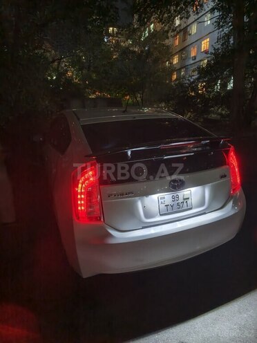 Toyota Prius-3