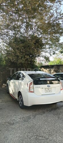 Toyota Prius-4