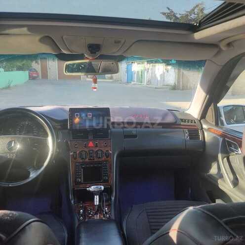 Mercedes E 240-9