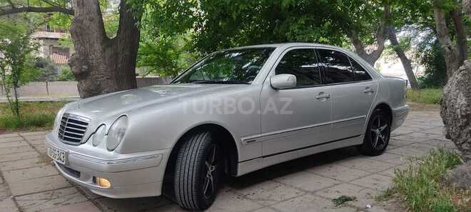 Mercedes E 240-5