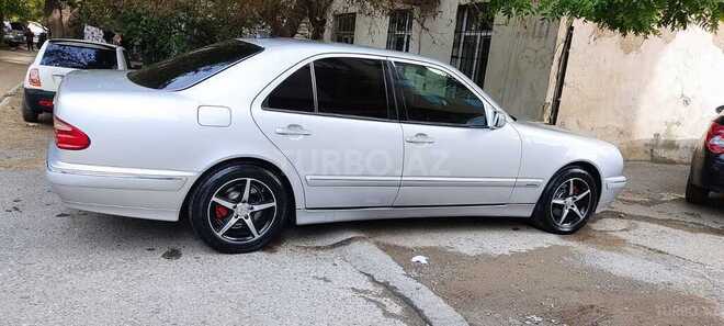 Mercedes E 240-3
