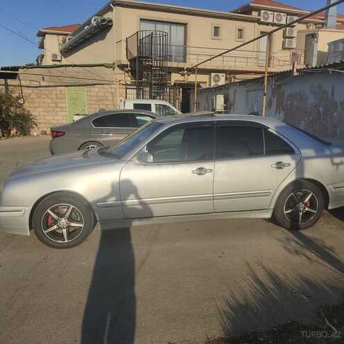 Mercedes E 240-8