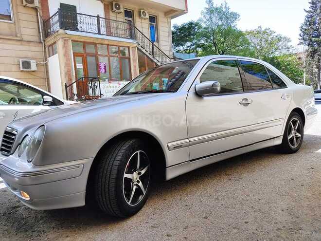 Mercedes E 240-4