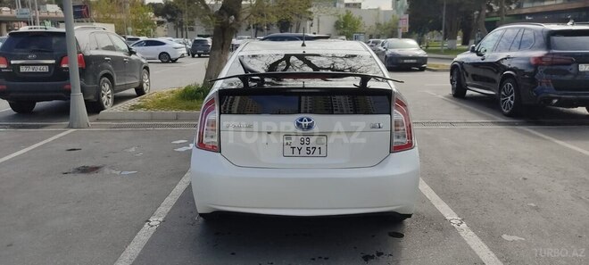Toyota Prius-7