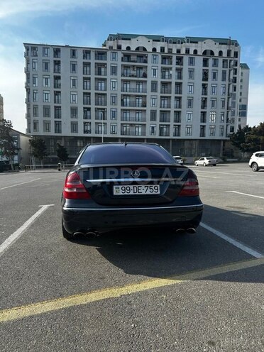 Mercedes E 240-4