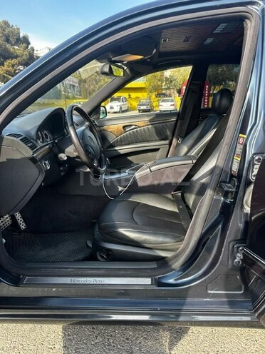 Mercedes E 240-8