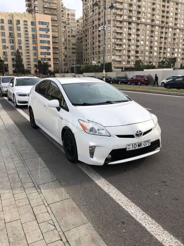 Toyota Prius-2