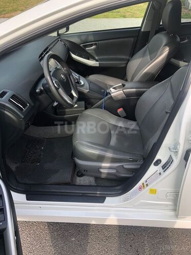 Toyota Prius-6