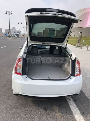 Toyota Prius-9