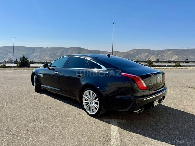 Jaguar XJ-5