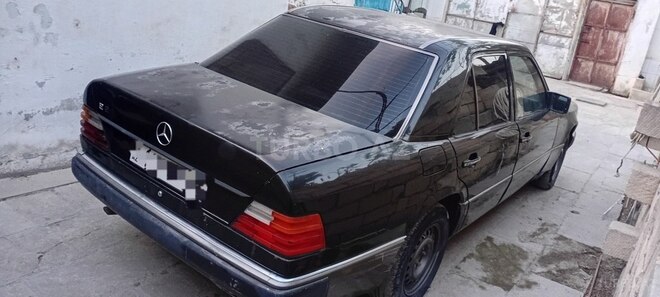 Mercedes 200 D-4