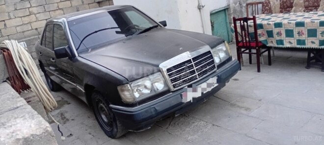 Mercedes 200 D-11