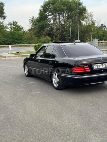 Mercedes E 240-7
