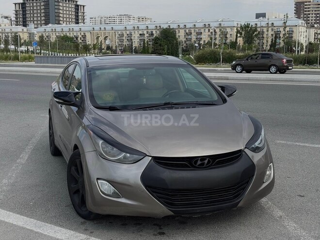 Hyundai Elantra-3