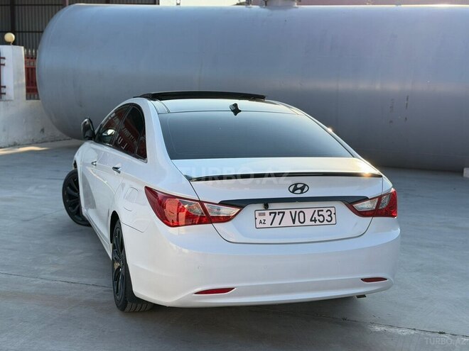 Hyundai Sonata-5