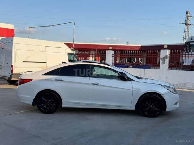 Hyundai Sonata-8