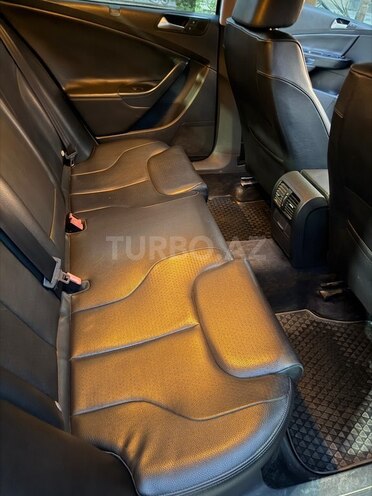 Volkswagen Passat-5