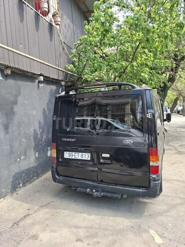 Ford Transit-3