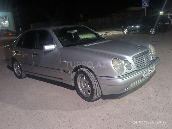 Mercedes E 220-2