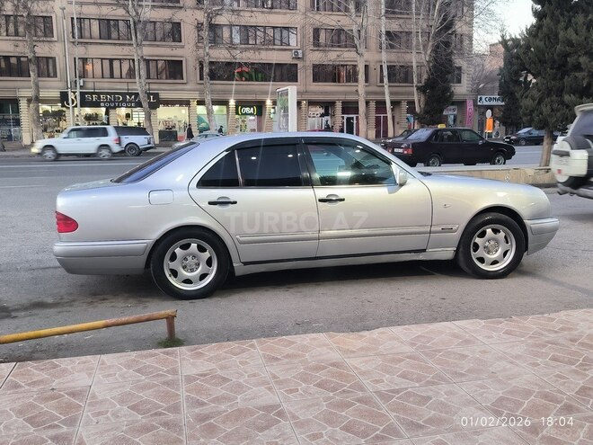 Mercedes E 220-4