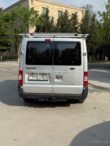 Ford Transit-6