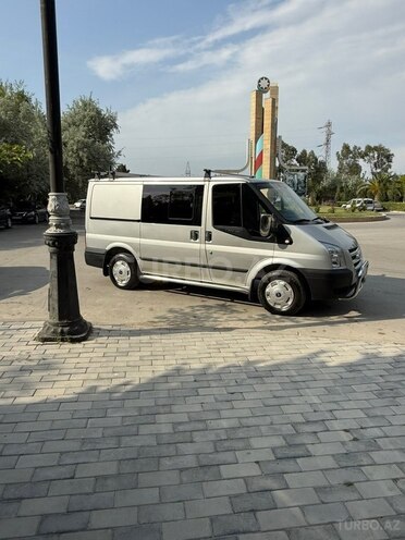 Ford Transit-4