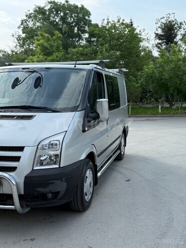 Ford Transit-2