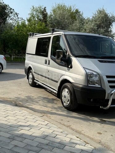 Ford Transit-3