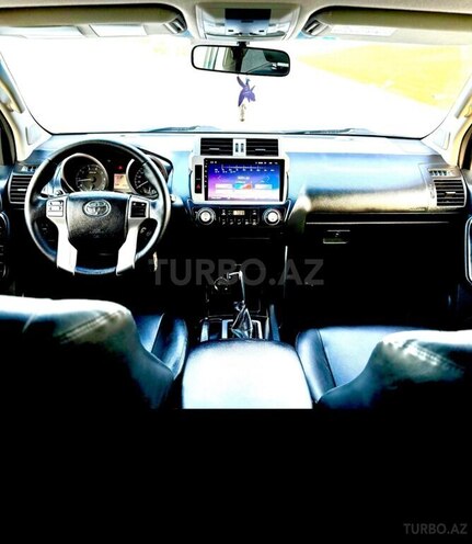 Toyota Land Cruiser Prado-5