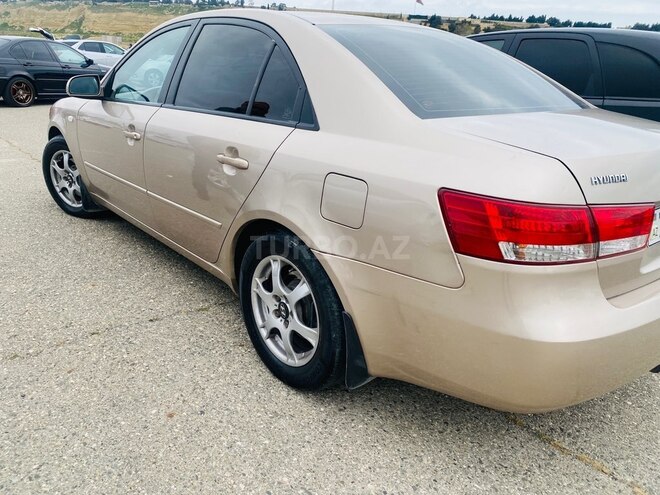 Hyundai Sonata-6